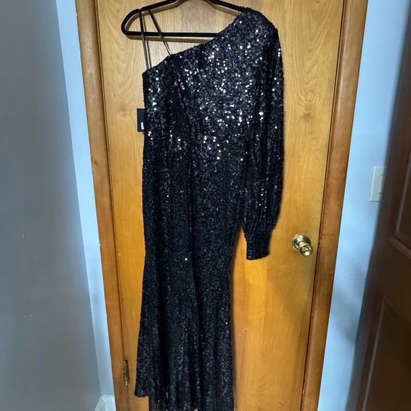Black Sequined One Shoulder Bishop Sleeve Trumpet Gown - Picture 5 of 9